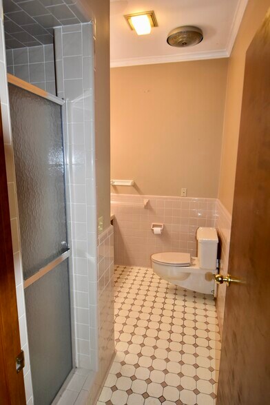 More Photos Of 314 E Main St, Rockwell Medical For Lease