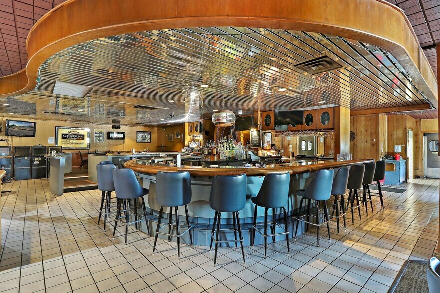 More Photos Of 2801 30th Ave, Kenosha Restaurant For Sale