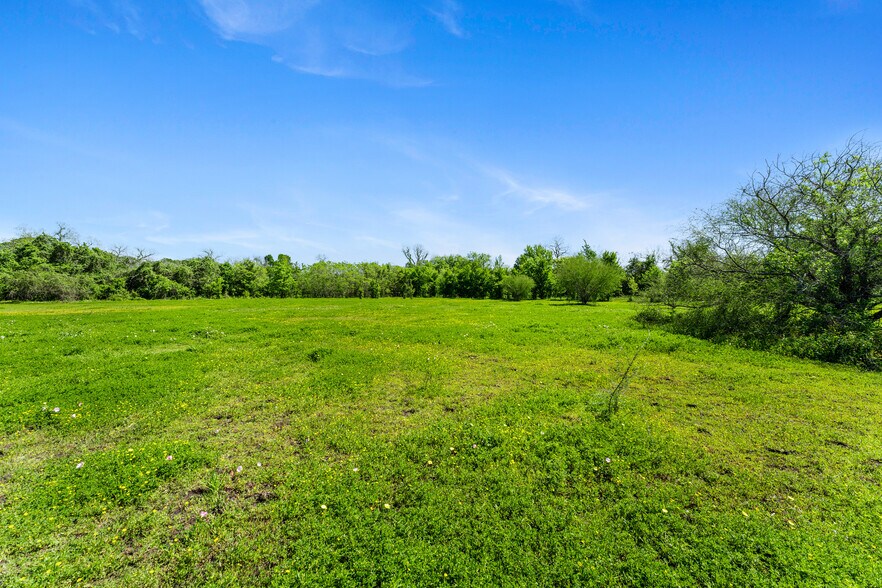 More Photos Of 0 FM 1161, Hungerford Land For Sale