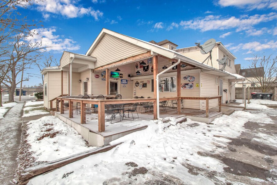 Primary Photo Of 16 Ellicott Pl, Depew Restaurant For Sale