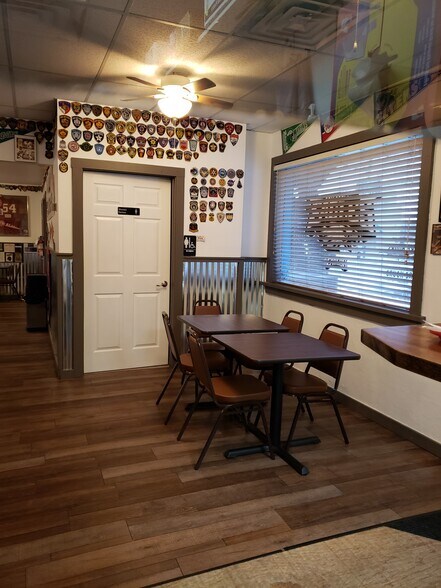 More Photos Of 314-316 Pat Booker Rd, Universal City Restaurant For Sale