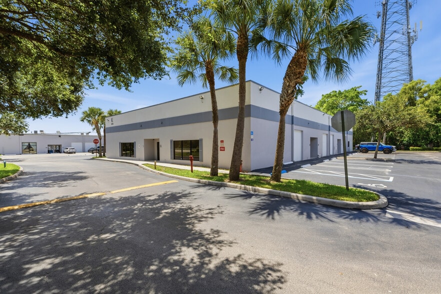 More Photos Of 11576 Pierson Rd, Wellington Warehouse For Lease