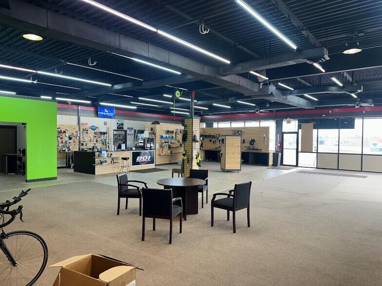 More Photos Of 1309 S High School Rd, Indianapolis Auto Repair For Sale