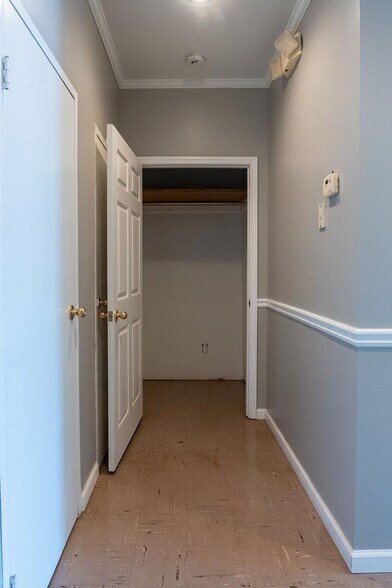 More Photos Of 214 S Church St, Dublin Flex For Sale