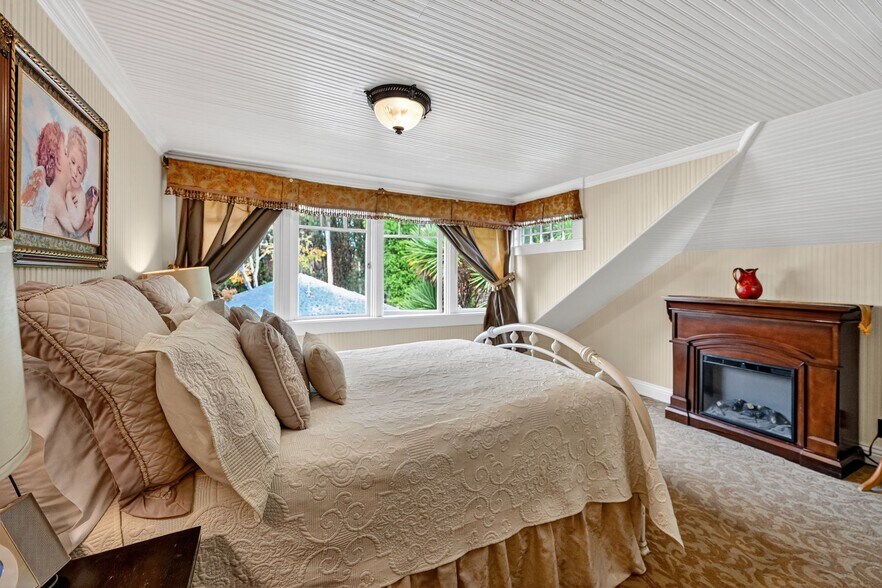 More Photos Of 620 El Salto Dr, Capitola Hospitality For Sale