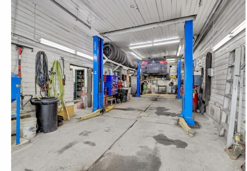 More Photos Of 26 E Queen St, Chesterville Auto Dealership For Sale