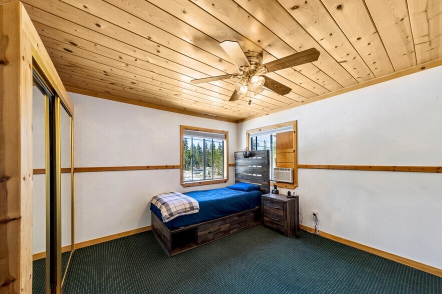 More Photos Of 804 Hwy 50, South Lake Tahoe Lodge Meeting Hall For Sale