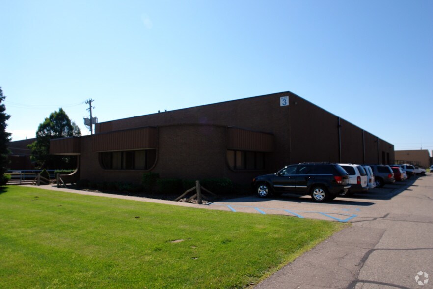More Photos Of 35687 Industrial Rd, Livonia Warehouse For Lease