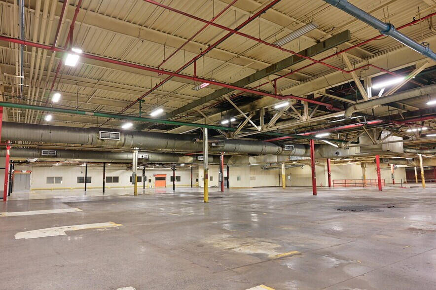 More Photos Of 7500 US 11 W, Rogersville Manufacturing For Lease