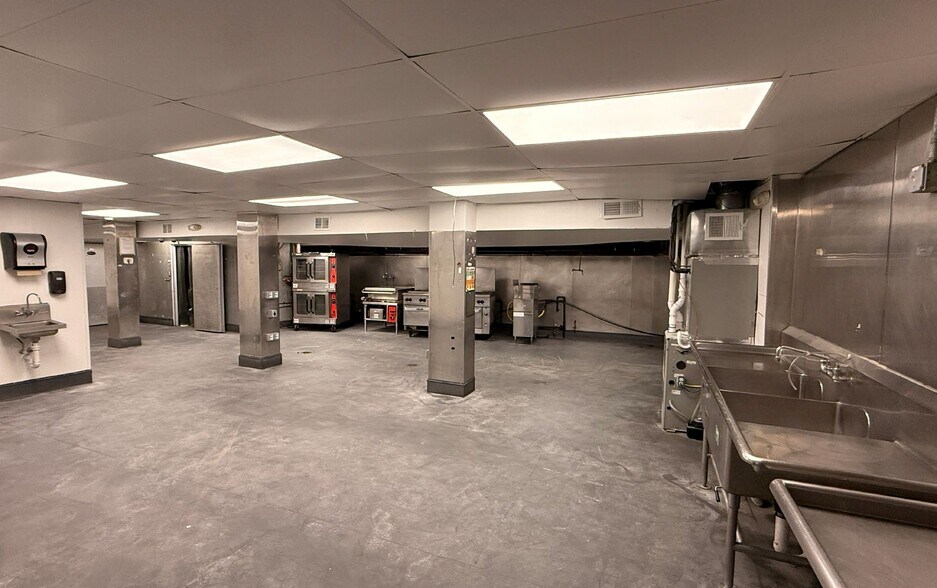 More Photos Of 1110 Congress St NE, Washington Food Processing For Lease