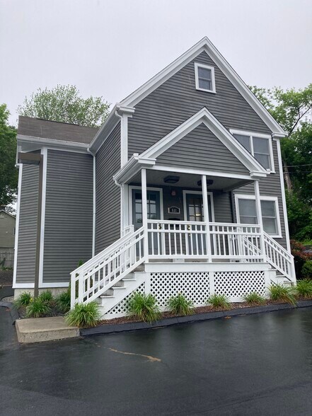 More Photos Of 531-535 W Main St, Norwich Medical For Sale