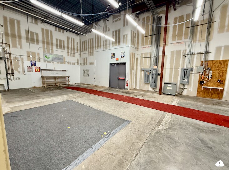 More Photos Of 10779 Alpharetta Hwy, Roswell Freestanding For Lease