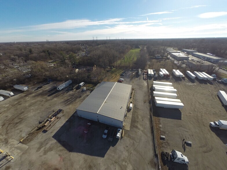 More Photos Of 17735 Chappel Ave, Lansing Industrial For Sale