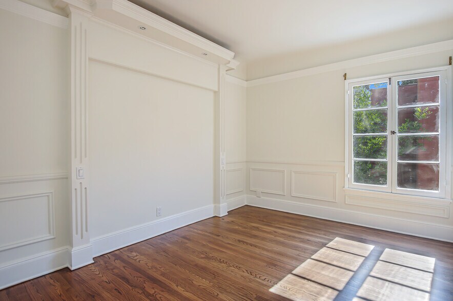 More Photos Of 1074 S Genesee Ave, Los Angeles Apartments For Sale