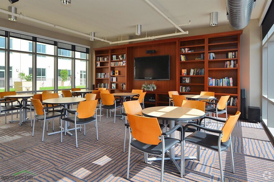 More Photos Of 100 N Santa Rosa St, San Antonio Apartments For Lease