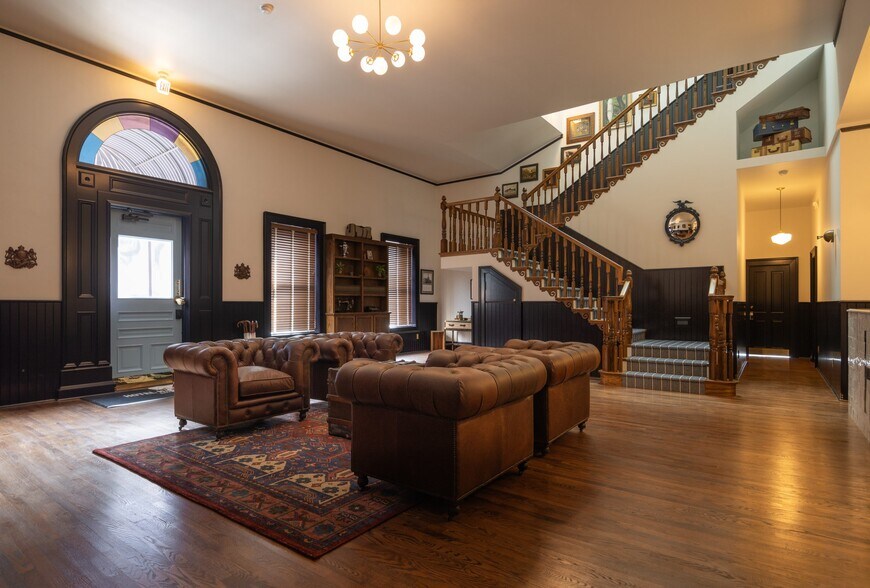 More Photos Of 235 E Main St, Dayton Hospitality For Sale