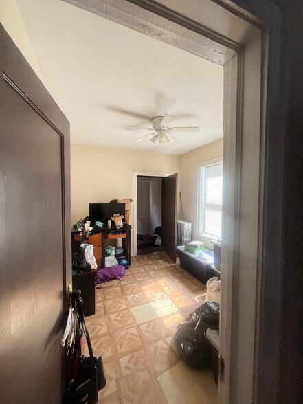 More Photos Of 7951 S Burnham Ave, Chicago Multifamily For Sale