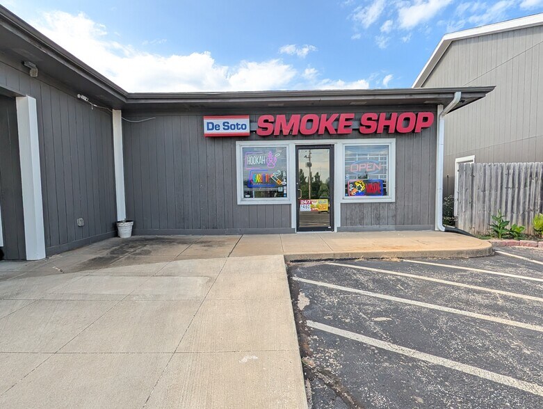 More Photos Of 33490 Lexington Ave, De Soto General Retail For Lease