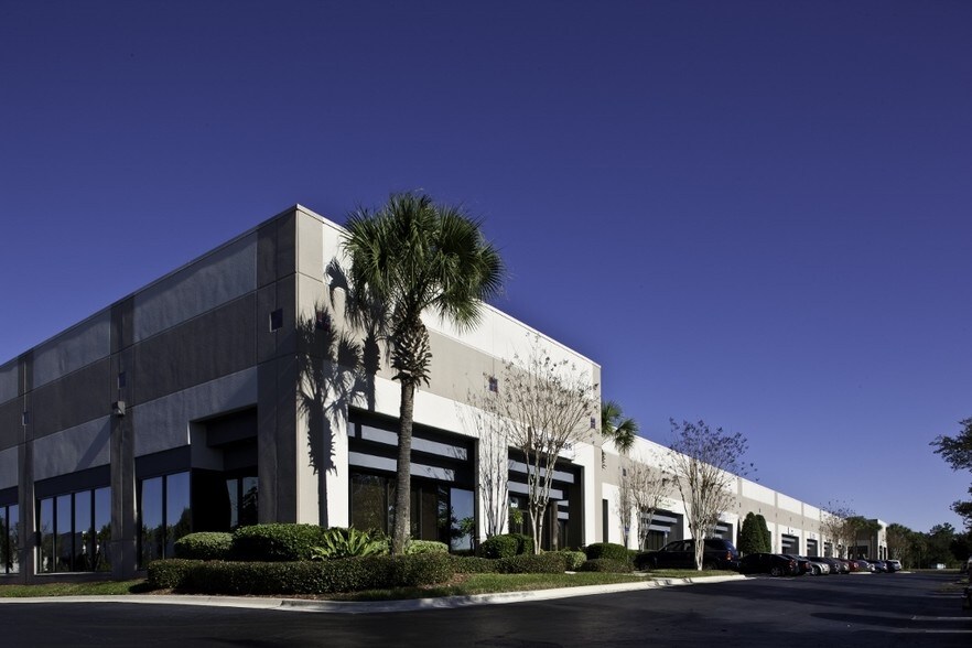More Photos Of 6881 Kingspointe Pky, Orlando Business Park For Lease
