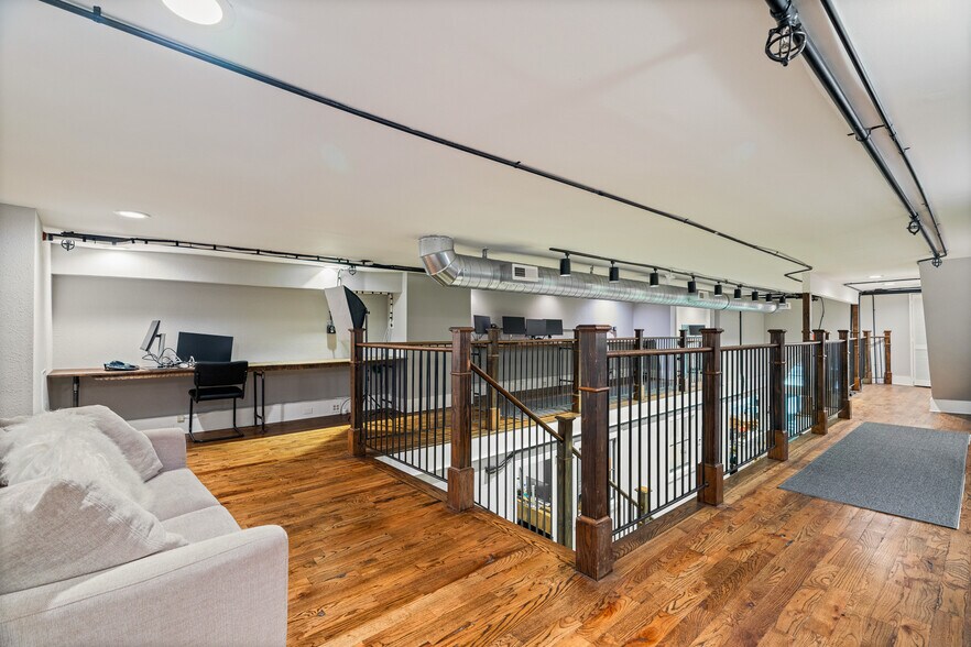 More Photos Of 124 S Gay St, Knoxville Apartments For Lease