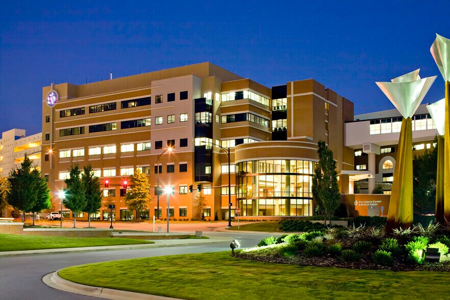 More Photos Of 805 Saint Vincents Dr, Birmingham Medical For Lease