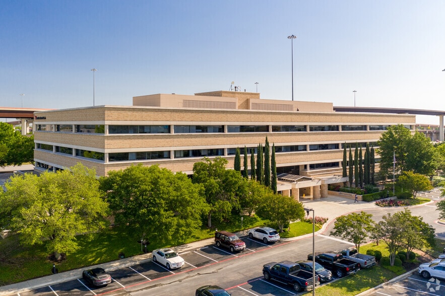 More Photos Of 101 W Louis Henna Blvd, Austin Office For Lease