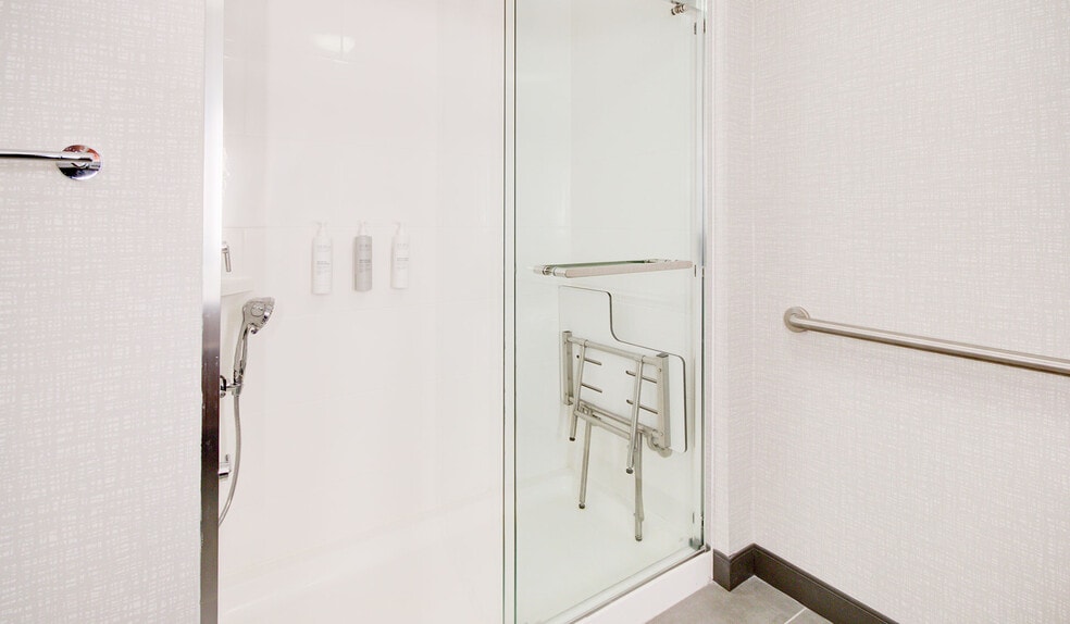 More Photos Of 4617 7th St, Bay City Hotel For Sale
