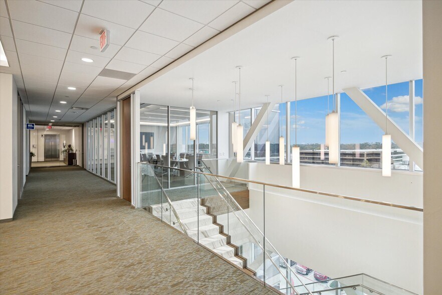 More Photos Of 9090 Katy Fwy, Houston Medical For Lease