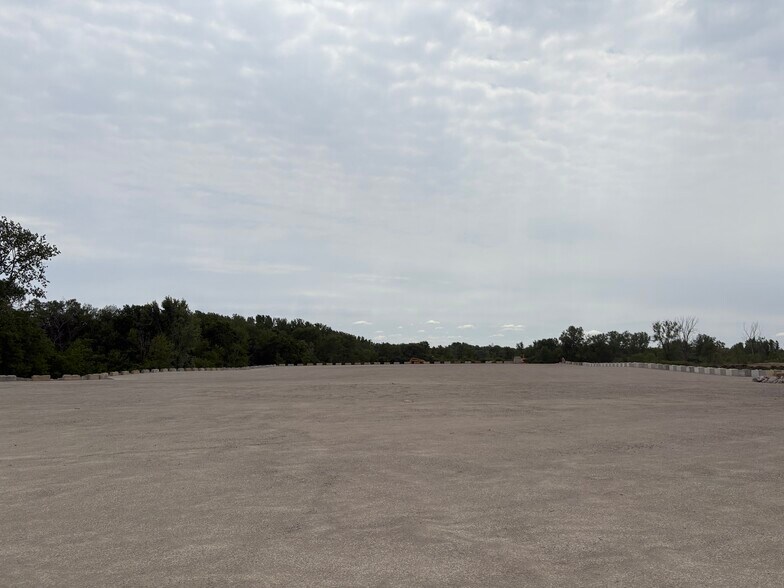 More Photos Of 2700 Mound Rd, Rockdale Land For Lease