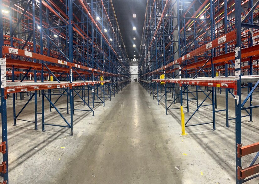 More Photos Of 1840 Commerce Dr, South Bend Warehouse For Lease