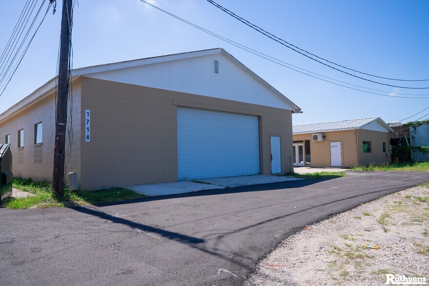 More Photos Of 1714 S Combee Rd, Lakeland Manufacturing For Lease