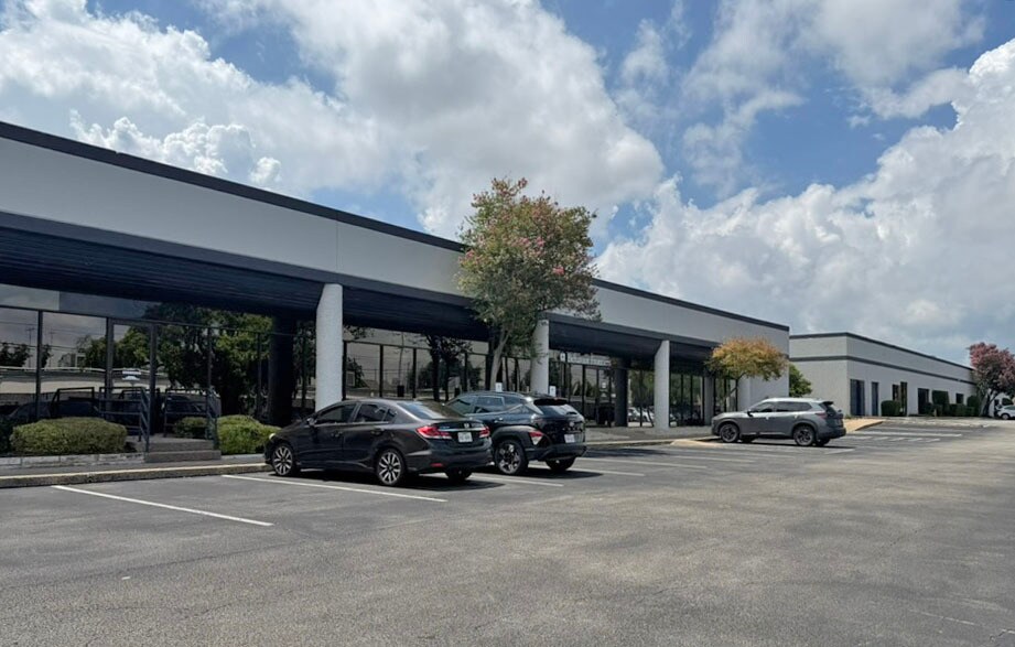 More Photos Of 2391 NE Loop 410, San Antonio Unknown For Lease
