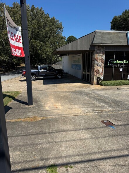 More Photos Of 2503 Manchester Expy, Columbus Freestanding For Lease