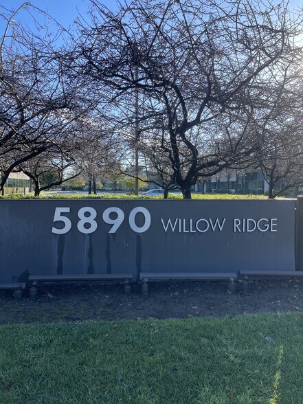 More Photos Of 5890 Stoneridge Dr, Pleasanton Medical For Lease