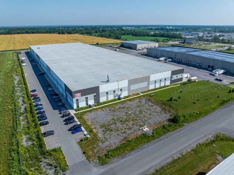 More Photos Of 812 Burton Rd, Vars Warehouse For Lease