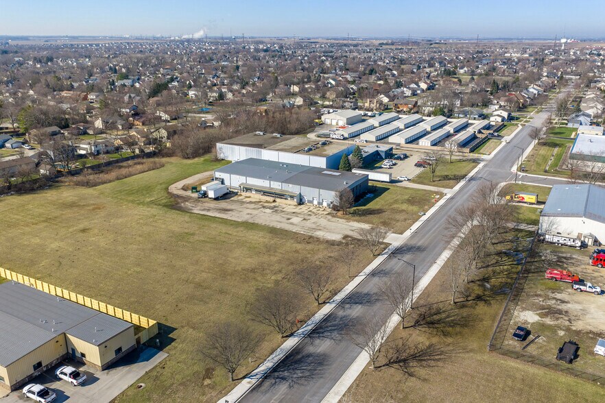 More Photos Of 1005 Geneva St, Shorewood Warehouse For Sale