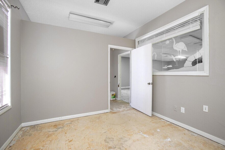 More Photos Of 1240 E Normandy Blvd, Deltona Office For Sale