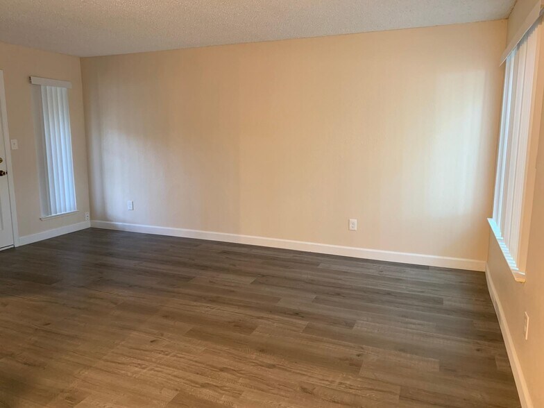 More Photos Of 5445 Marconi Ave, Carmichael Apartments For Sale