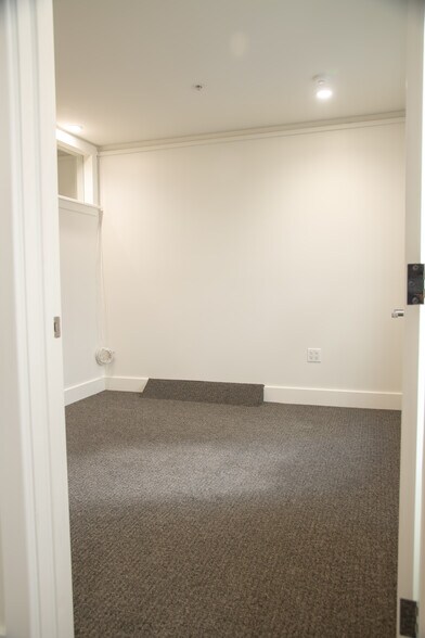 More Photos Of 320-330 Judah St, San Francisco Loft Creative Space For Lease