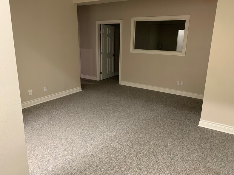 More Photos Of 801 N Main St, Boerne Unknown For Lease