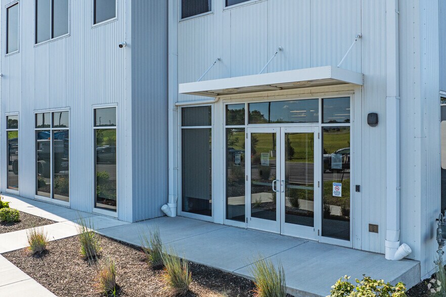 More Photos Of 280 Locke Ave, Woolwich Unknown For Lease