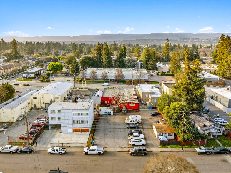 More Photos Of 2751 El Camino Real, Redwood City Storefront Retail Residential For Sale