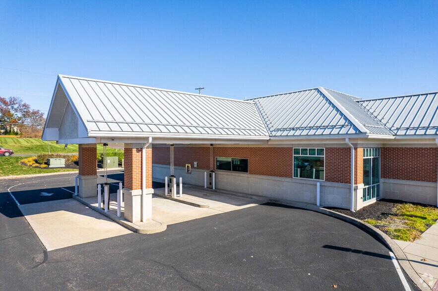 More Photos Of 1600 Sumneytown Pike, Lansdale Bank For Lease