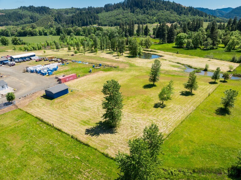 More Photos Of 215 Lawson Ln, Tenmile Warehouse For Sale