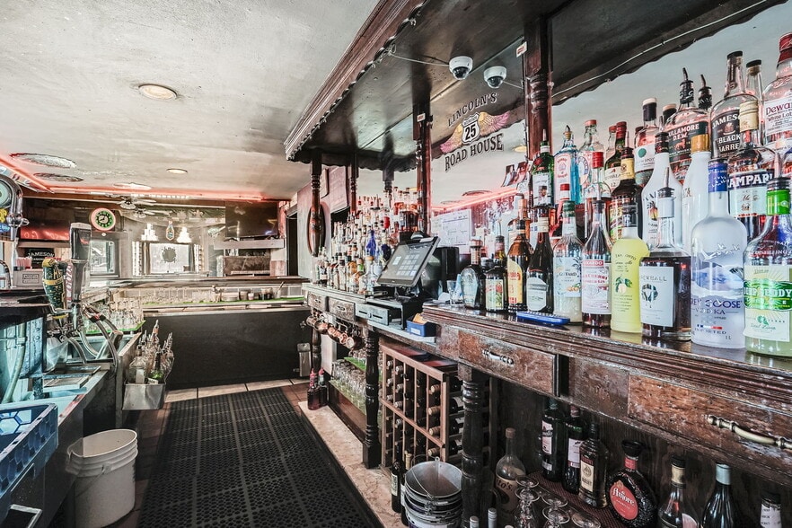 More Photos Of 1201 S. Pearl St., Denver Restaurant For Sale