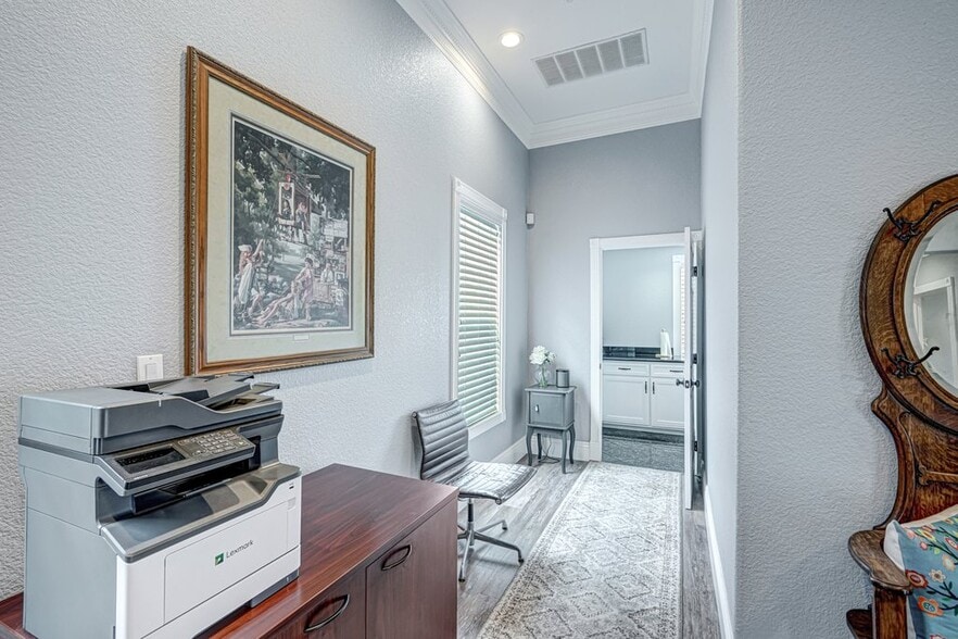 More Photos Of 8330 Brentwood Blvd, Brentwood Medical For Lease