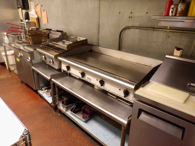 More Photos Of 245971 E Country Rd, Canton Service Station For Sale