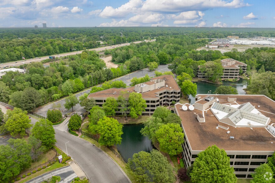 More Photos Of 2600 Thousand Oaks Blvd, Memphis Office For Lease