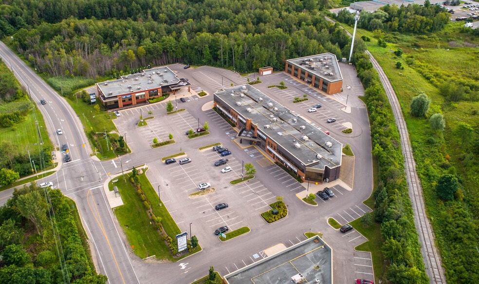 More Photos Of 500 Huronia Rd, Barrie Office For Lease