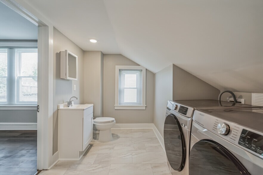 More Photos Of 2952-2954 Dekalb Pike, East Norriton Township Apartments For Sale